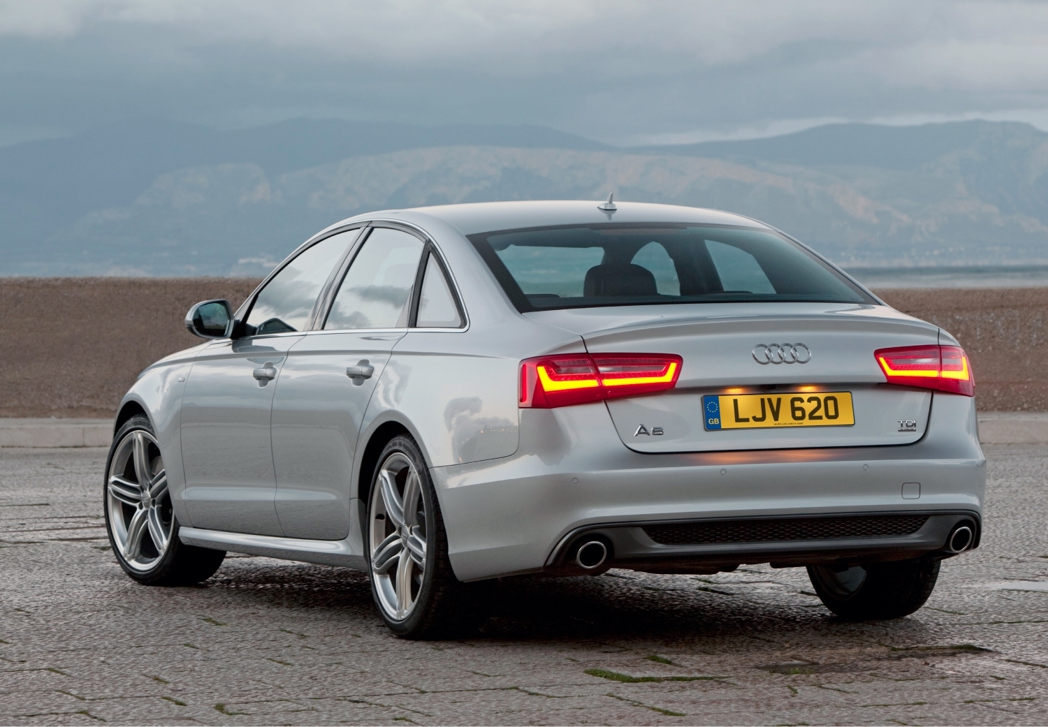 Audi A6 2011–2014 – Eksterior (prapa)